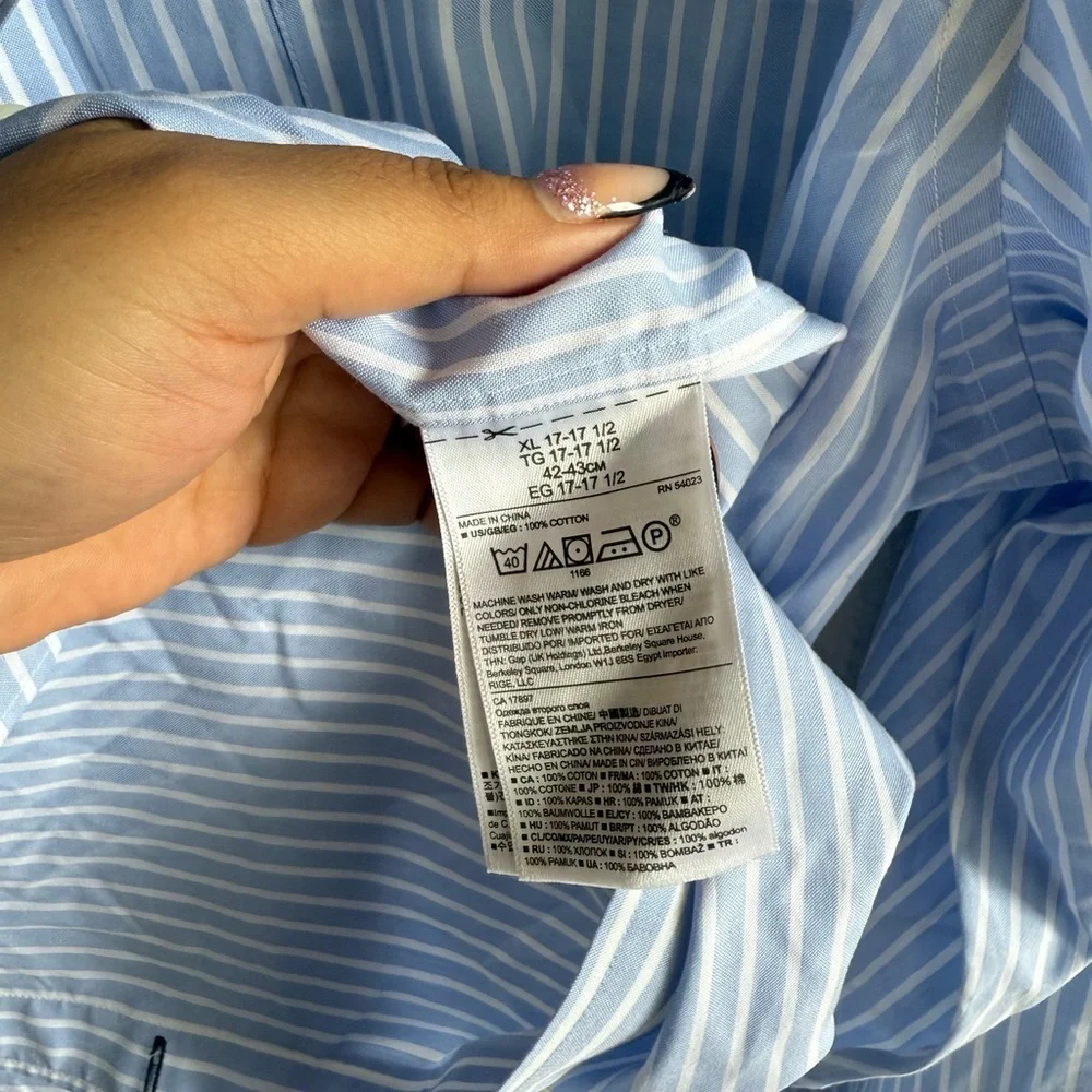 Banana Republic Blue and White Dress Shirt with Pinstripes